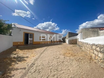 Moradia T3 para Venda em Almoster