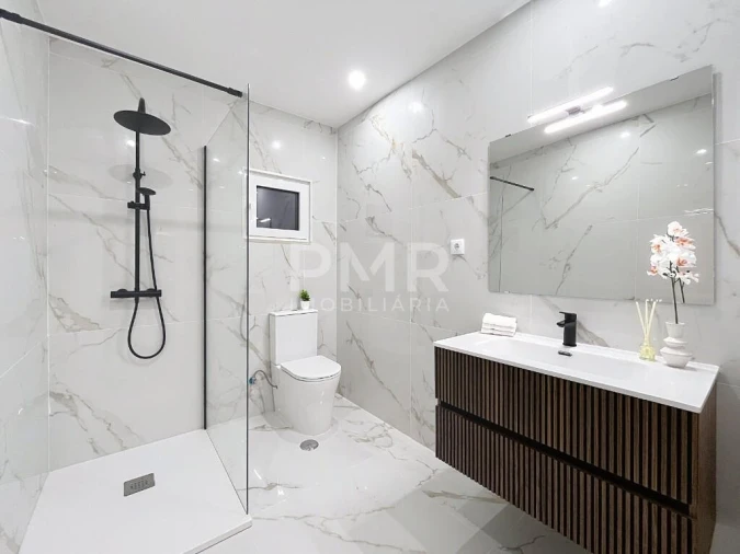 Moradia T3 para Venda em Almoster Foto 15