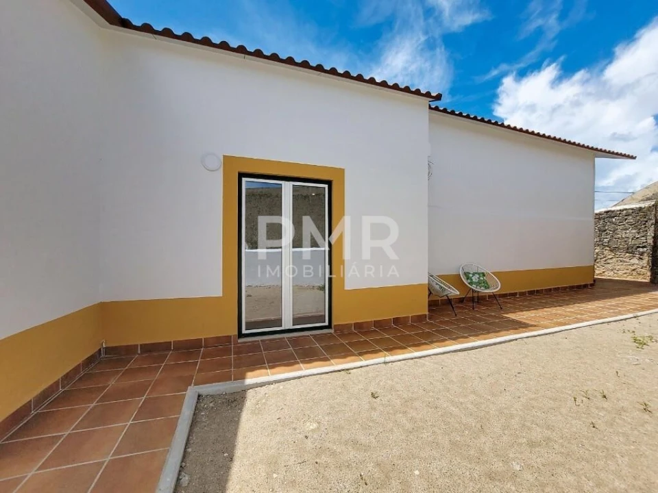 Moradia T3 para Venda em Almoster Foto 14