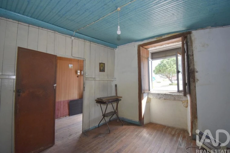 Moradia T3 para Venda em Miranda do Corvo Foto 7