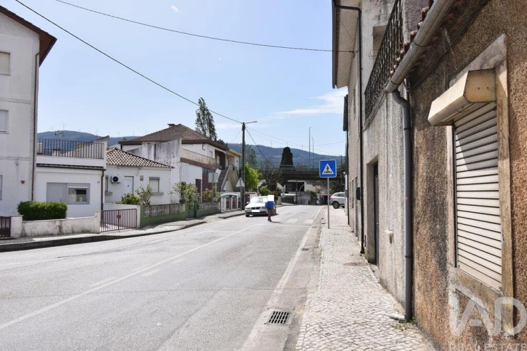 Moradia T3 para Venda em Miranda do Corvo Foto 3