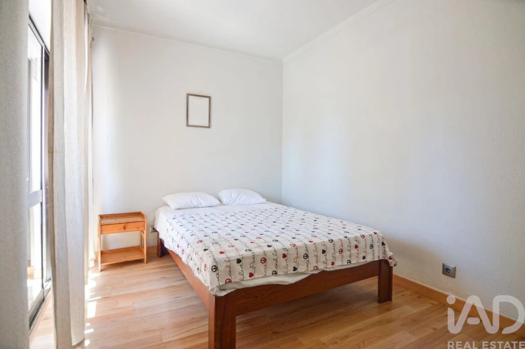 Apartamento T2 para Venda em Quarteira Foto 11