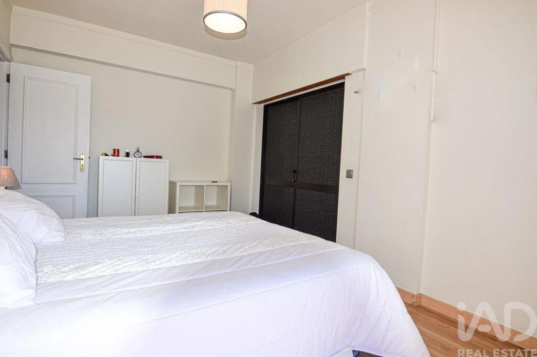 Apartamento T2 para Venda em Quarteira Foto 9