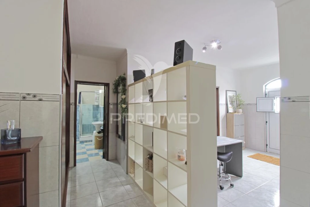 Moradia T6 para Venda em Terra Chã Foto 6
