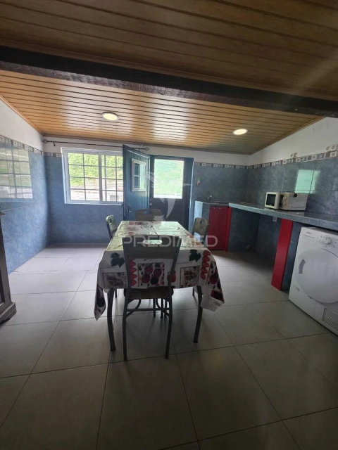 Moradia T4 para Venda em Terra Chã