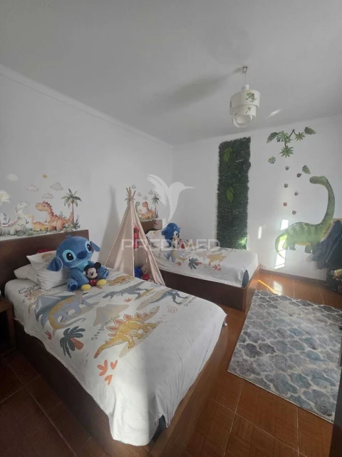 Moradia T4 para Venda em Terra Chã