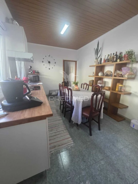 Moradia T4 para Venda em Terra Chã