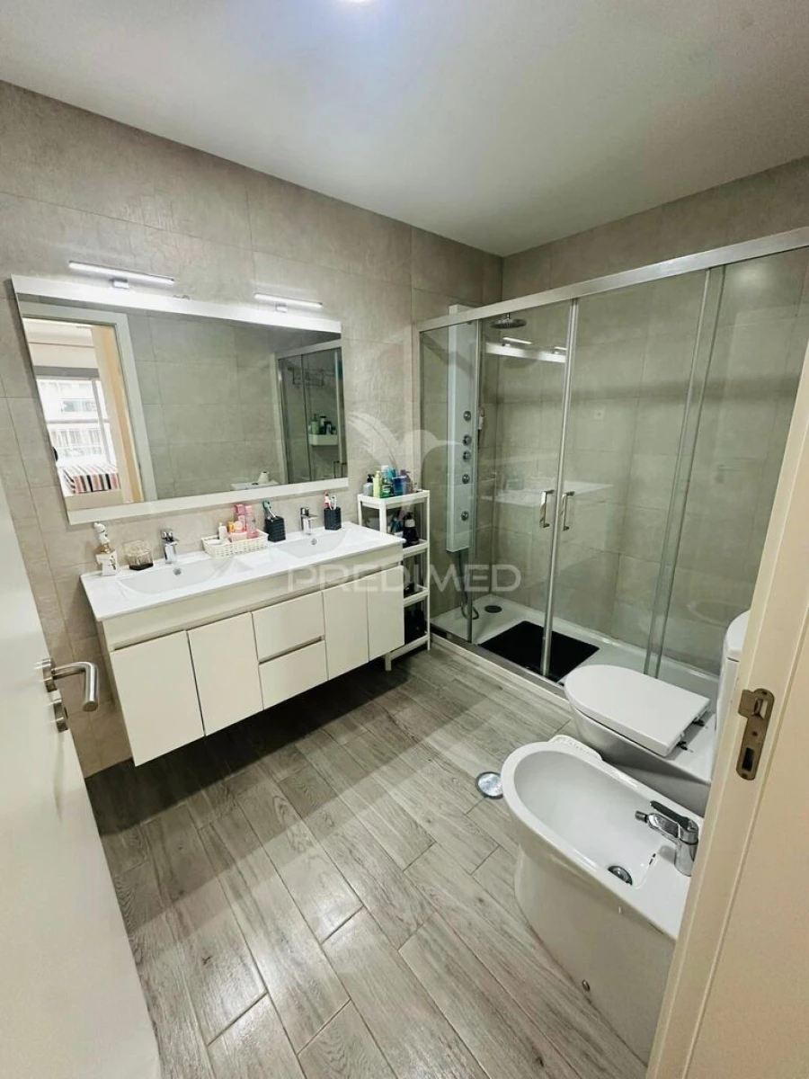 Apartamento T4 para Venda em Peso da Régua e Godim Foto 8