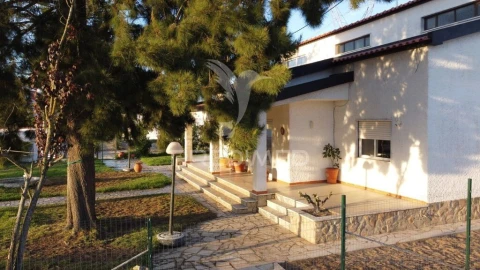 Moradia T6 para Venda em Samora Correia