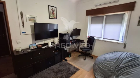 Moradia T6 para Venda em Samora Correia