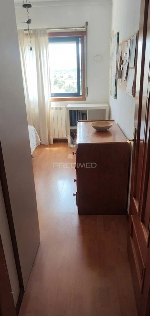 Apartamento T2 para Venda em Santo António dos Cavaleiros e Frielas