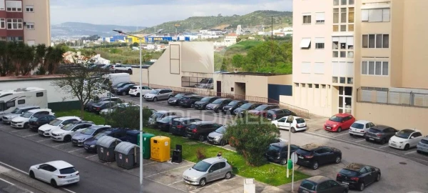 Apartamento T2 para Venda em Santo António dos Cavaleiros e Frielas
