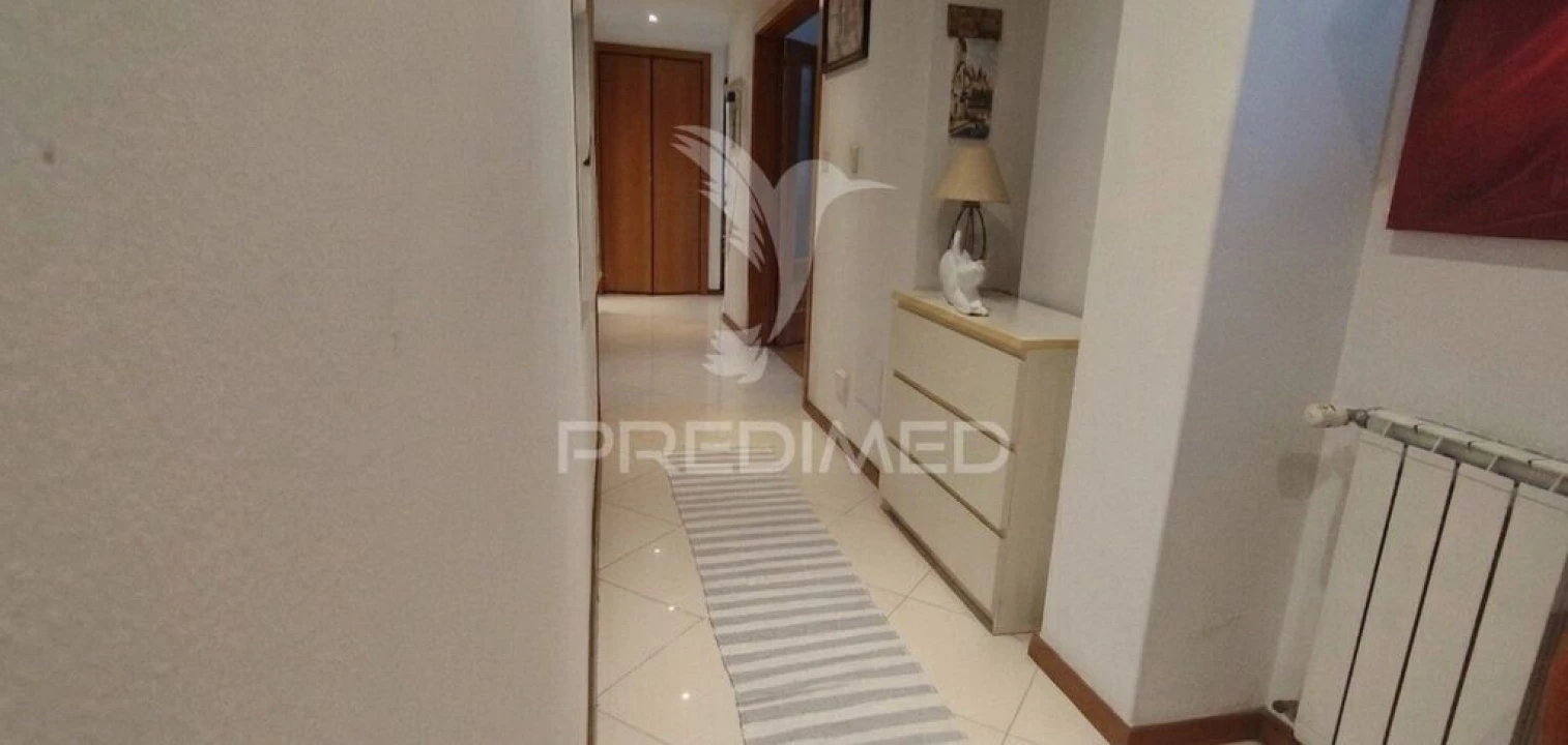 Apartamento T2 para Venda em Santo António dos Cavaleiros e Frielas Foto 7