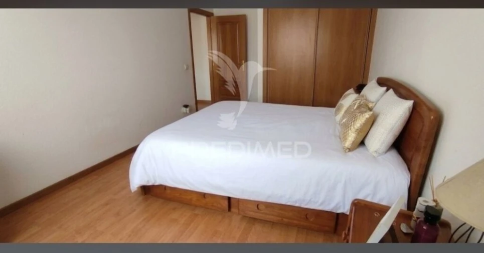 Apartamento T2 para Venda em Santo António dos Cavaleiros e Frielas Foto 2