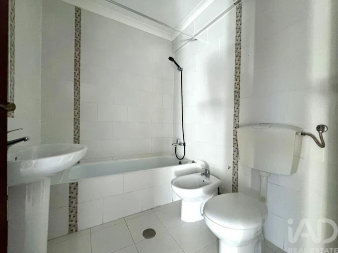 Apartamento T2 para Venda em Olhão Foto 14