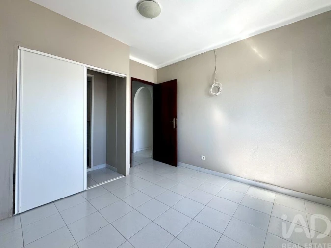 Apartamento T2 para Venda em Olhão Foto 12