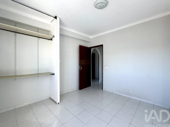 Apartamento T2 para Venda em Olhão Foto 9
