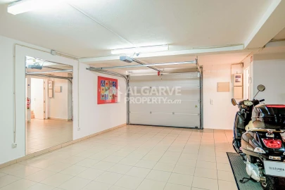 Moradia T4 para Venda em Quarteira