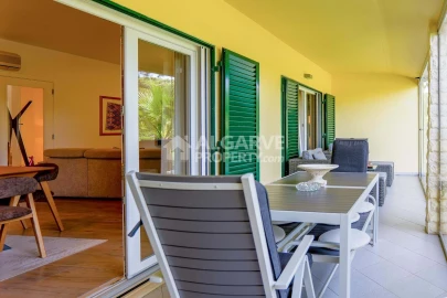 Moradia T4 para Venda em Quarteira