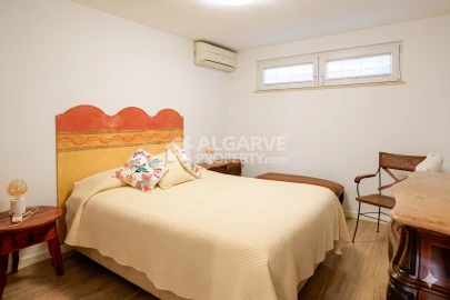 Moradia T4 para Venda em Quarteira