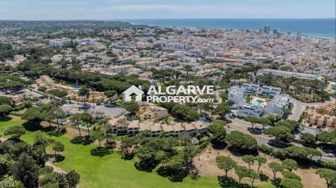Moradia T4 para Venda em Quarteira