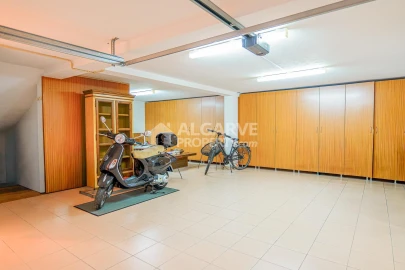 Moradia T4 para Venda em Quarteira