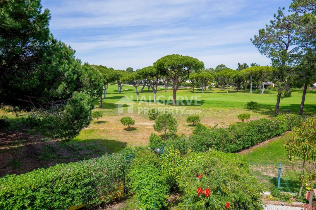 Moradia T4 para Venda em Quarteira Foto 8