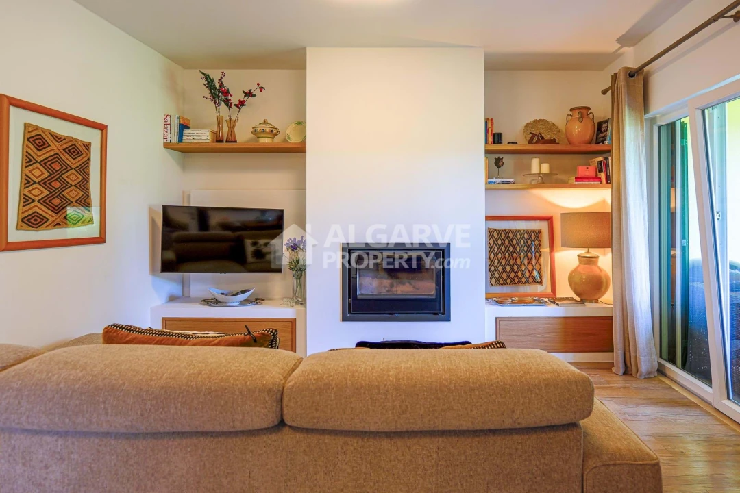 Moradia T4 para Venda em Quarteira Foto 10