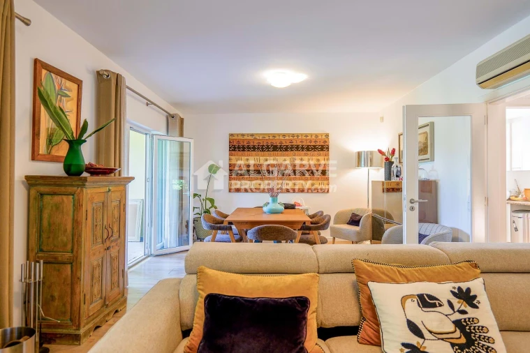 Moradia T4 para Venda em Quarteira Foto 9