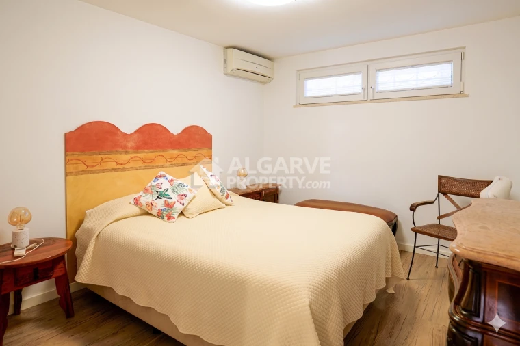 Moradia T4 para Venda em Quarteira Foto 14