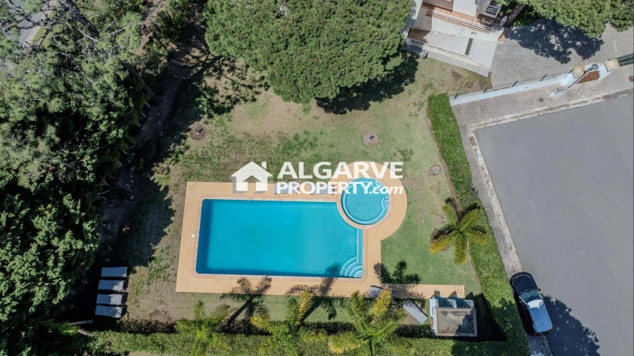 Moradia T4 para Venda em Quarteira Foto 28