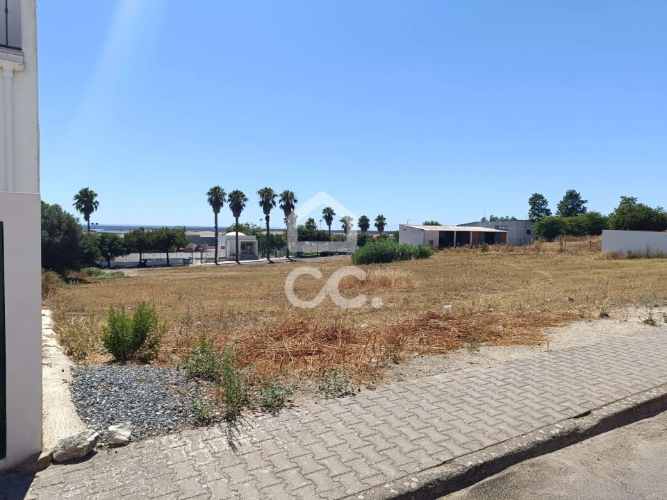 Terreno para Venda em Torrão Foto 1