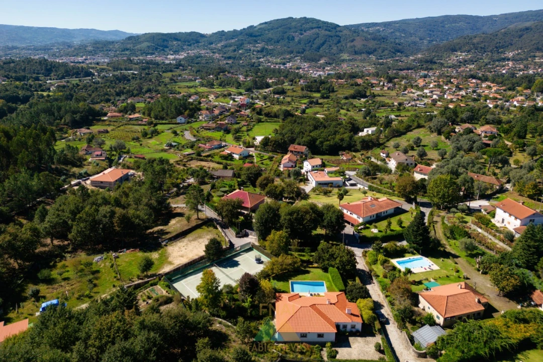 Moradia T4 para Venda em Couto Foto 7