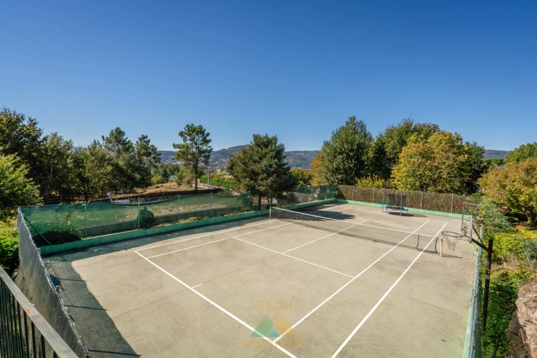 Moradia T4 para Venda em Couto Foto 9