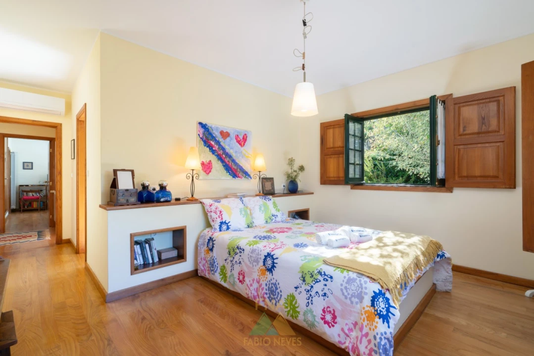 Moradia T4 para Venda em Couto Foto 21