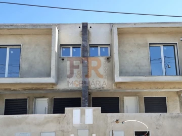 Moradia T4 para Venda em Fernao Ferro