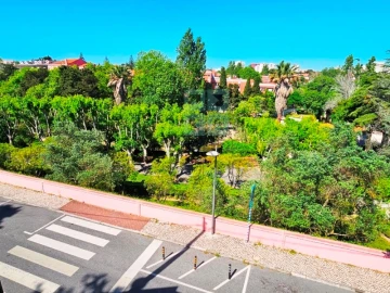 Prédio para Venda em Oeiras e São Julião da Barra, Paço de Arcos e Caxias