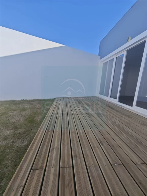 Moradia T3 para Venda em Baixa da Banheira e Vale da Amoreira