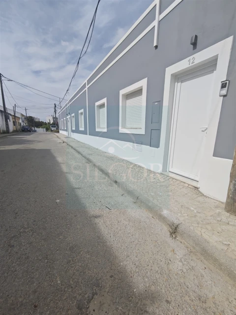 Moradia T3 para Venda em Baixa da Banheira e Vale da Amoreira