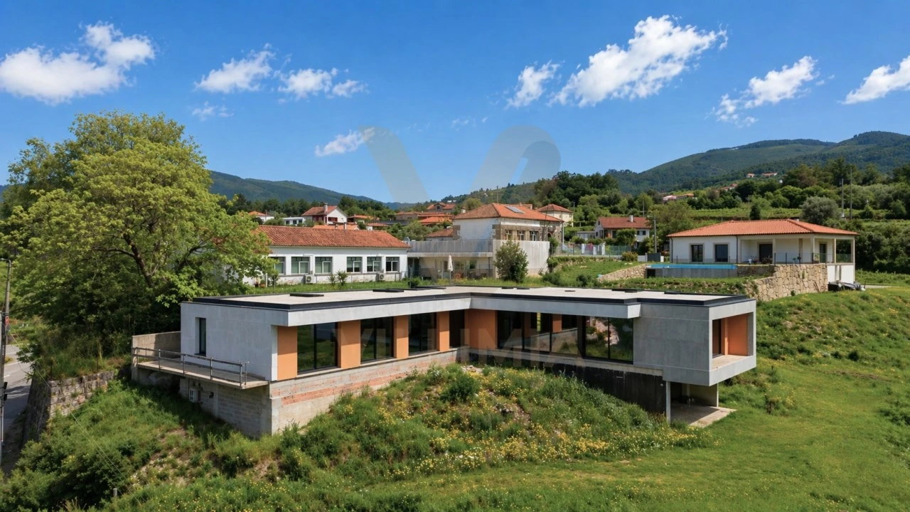 Moradia T3 para Venda em Bárrio e Cepões Foto 2