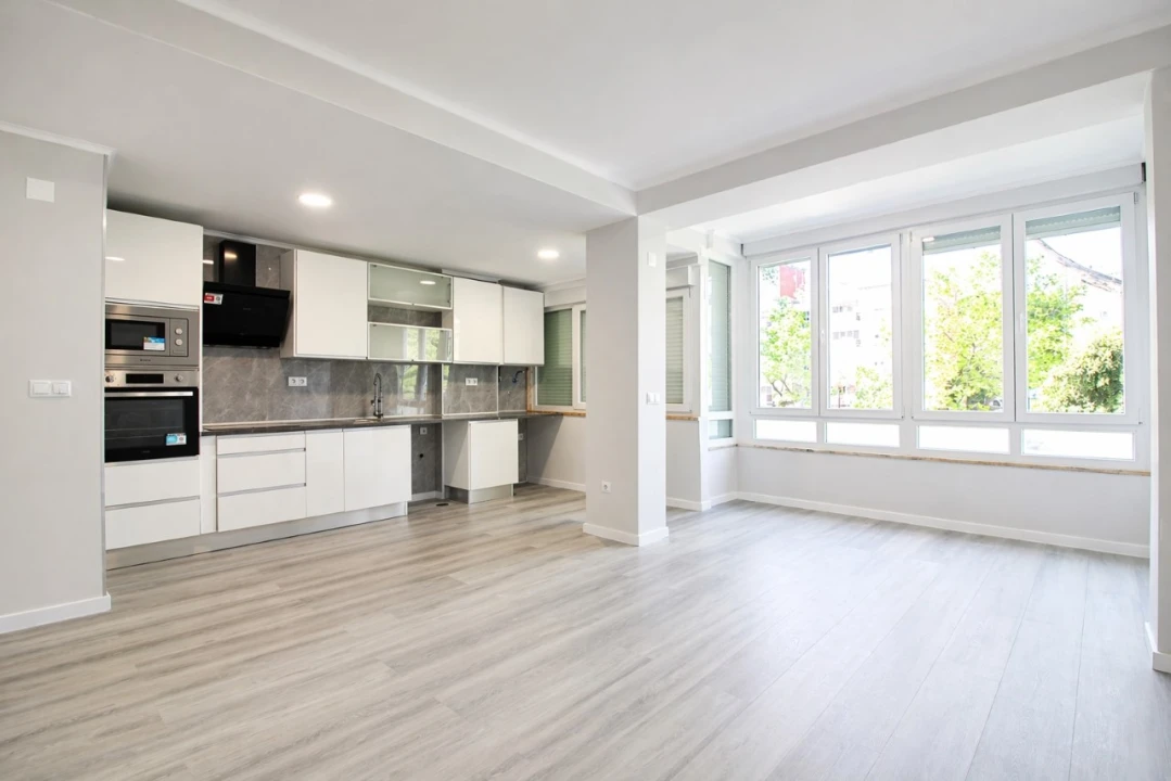 Apartamento T2 para Venda em Oeiras e São Julião da Barra, Paço de Arcos e Caxias Foto 2