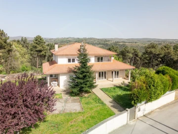 Moradia T5 para Venda em Adoufe e Vilarinho de Samardã