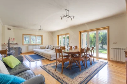 Moradia T5 para Venda em Adoufe e Vilarinho de Samardã