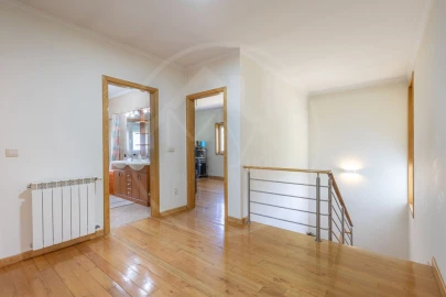 Moradia T5 para Venda em Adoufe e Vilarinho de Samardã