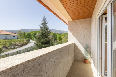 Moradia T5 para Venda em Adoufe e Vilarinho de Samardã