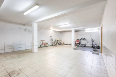 Moradia T5 para Venda em Adoufe e Vilarinho de Samardã