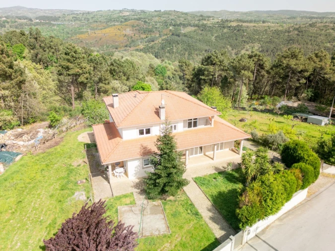 Moradia T5 para Venda em Adoufe e Vilarinho de Samardã Foto 3