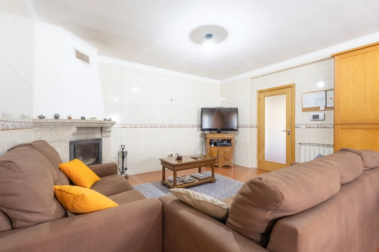 Moradia T5 para Venda em Adoufe e Vilarinho de Samardã Foto 10