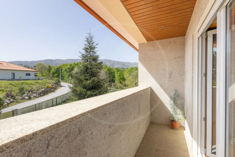 Moradia T5 para Venda em Adoufe e Vilarinho de Samardã Foto 27