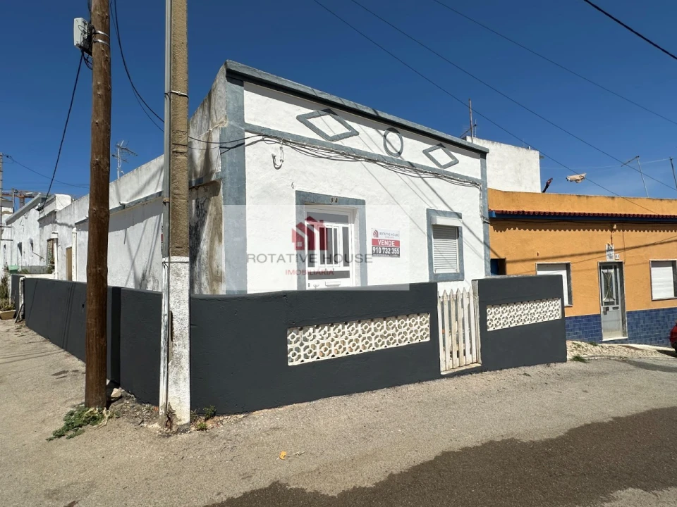 Moradia T2 para Venda em Faro (Sé e São Pedro) Foto 3